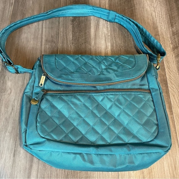 Travelon Anti-Theft Quilted Crossbody Travel Bag - Picture 1 of 7